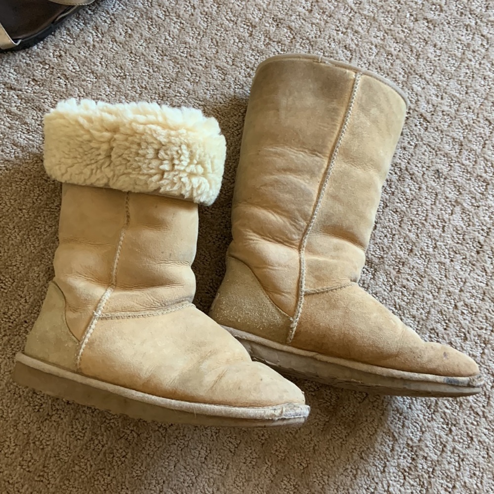 Tall sable color sheepskin uggs boots Womens 9 Ugg